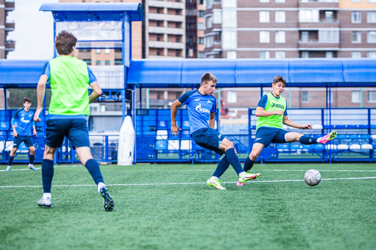 Совместная тренировка команд «Газпром»-Академии ФК «Зенит» 2006 и 2007 годов рождения