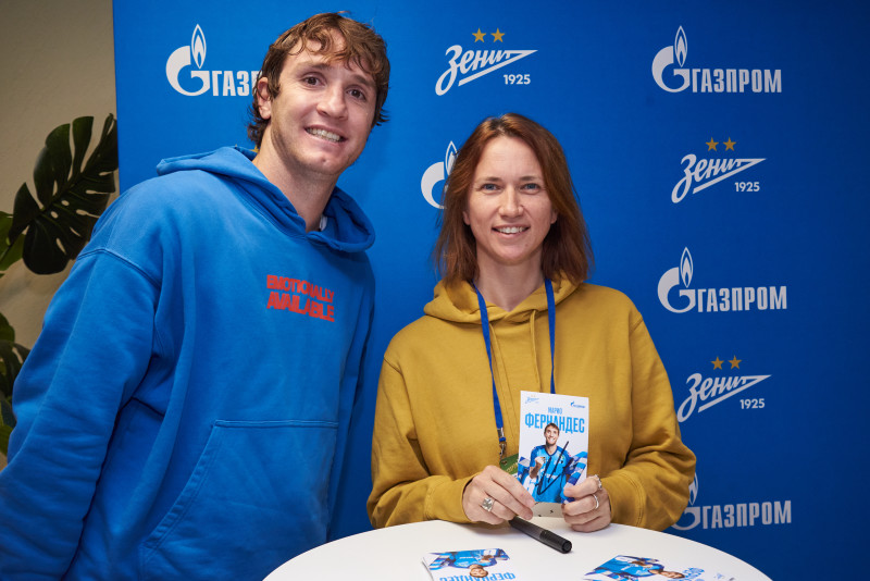 Автограф-сессия с Марио Фернандесом для победителей «Зенит — спортпрогноз»