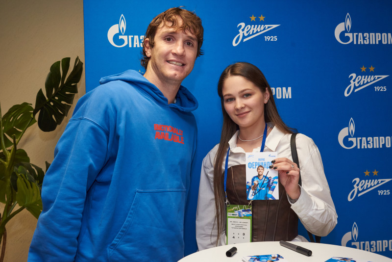 Автограф-сессия с Марио Фернандесом для победителей «Зенит — спортпрогноз»