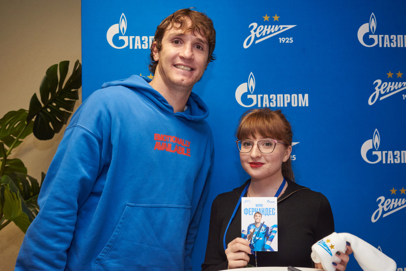 Автограф-сессия с Марио Фернандесом для победителей «Зенит — спортпрогноз»