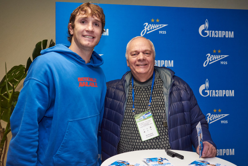 Автограф-сессия с Марио Фернандесом для победителей «Зенит — спортпрогноз»