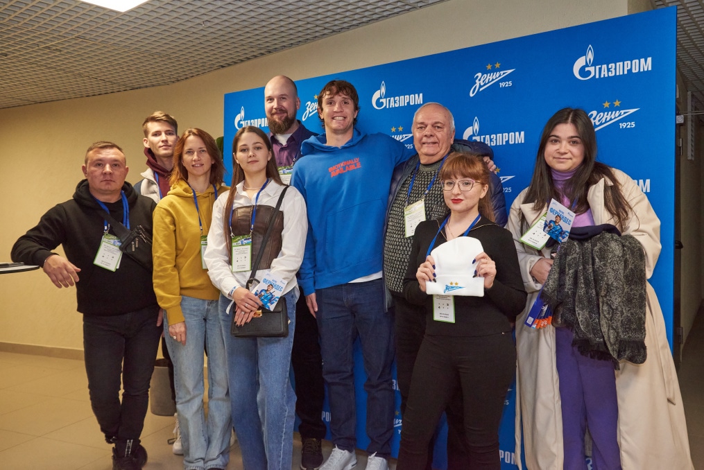 Автограф-сессия с Марио Фернандесом для победителей «Зенит — спортпрогноз»