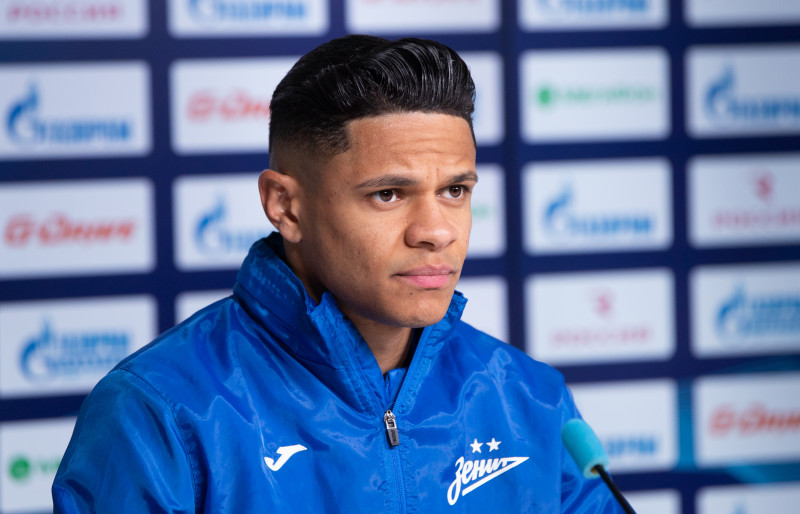 Дуглас Сантос на пресс-конференции перед матчем с «Каснодаром»