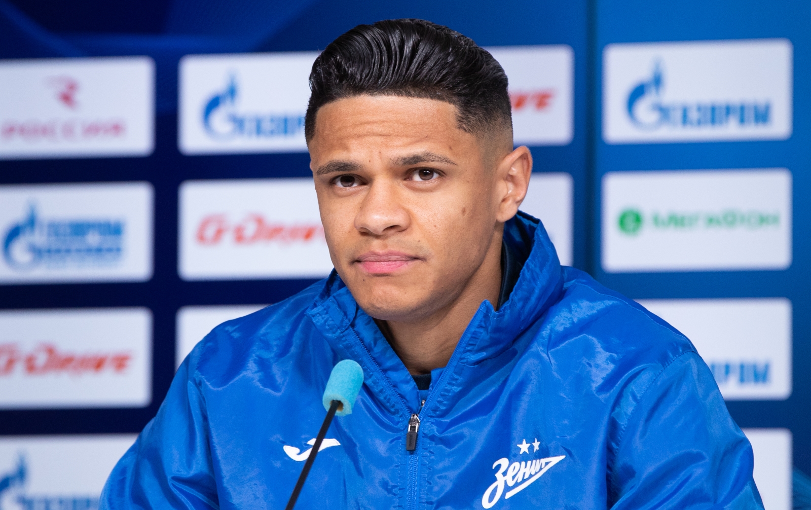 Дуглас Сантос на пресс-конференции перед матчем с «Каснодаром»