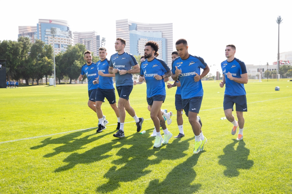 Зимние «Газпром» — тренировочные сборы в Абу-Даби. 17 января, утренняя тренировка