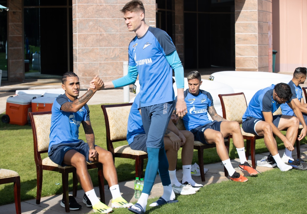 Зимние «Газпром» — тренировочные сборы в Абу-Даби. 17 января, утренняя тренировка