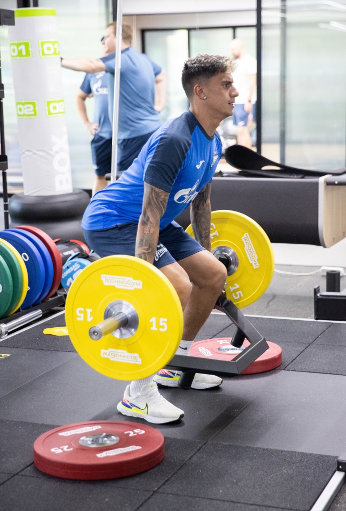 Зимние «Газпром» — тренировочные сборы в Абу-Даби. 20 января, утренняя тренировка