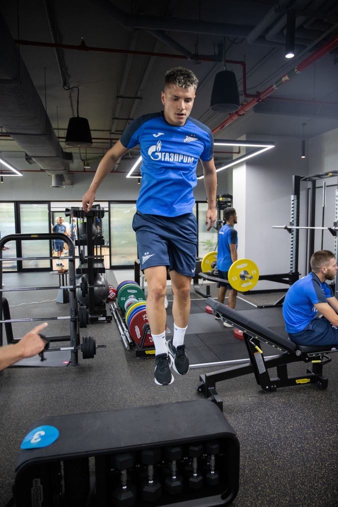 Зимние «Газпром» — тренировочные сборы в Абу-Даби. 20 января, утренняя тренировка