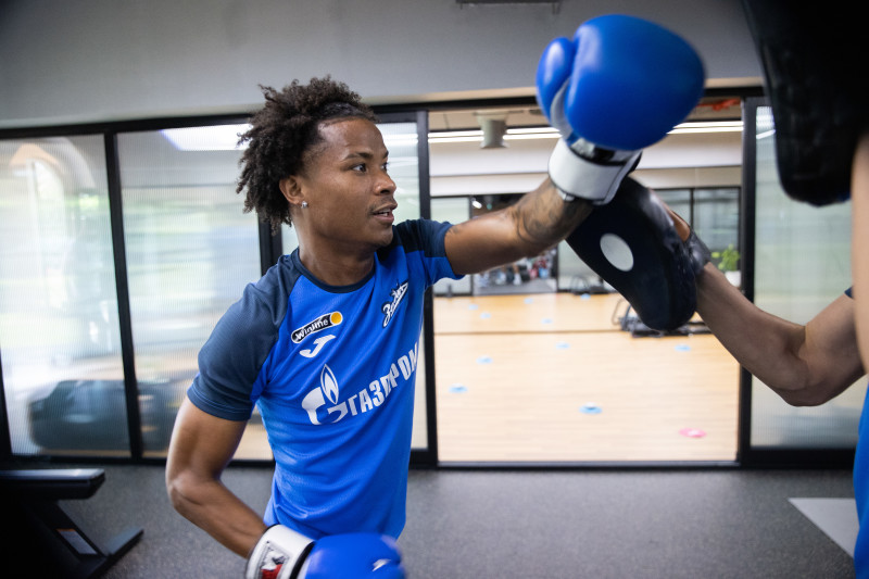 Зимние «Газпром» — тренировочные сборы в Абу-Даби. 20 января, утренняя тренировка