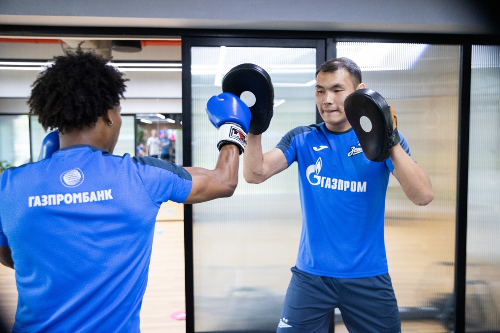 Зимние «Газпром» — тренировочные сборы в Абу-Даби. 20 января, утренняя тренировка