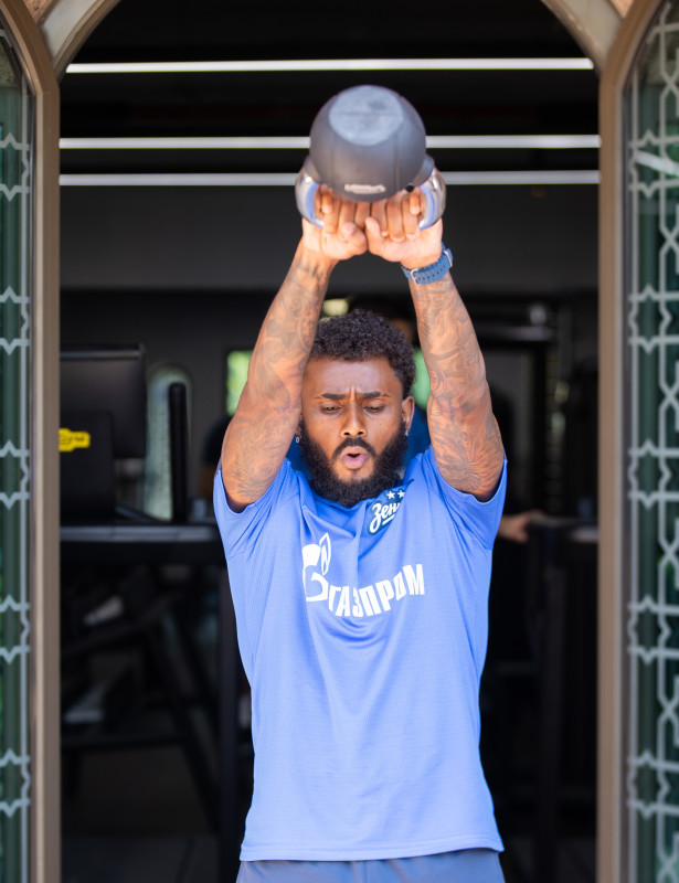 Зимние «Газпром» — тренировочные сборы в Абу-Даби. 20 января, утренняя тренировка