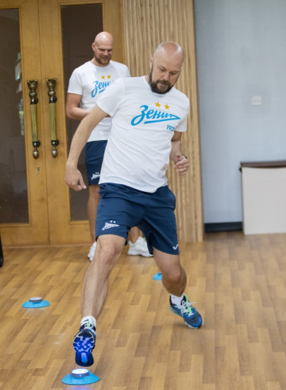 Зимние «Газпром» — тренировочные сборы в Абу-Даби. 20 января, утренняя тренировка