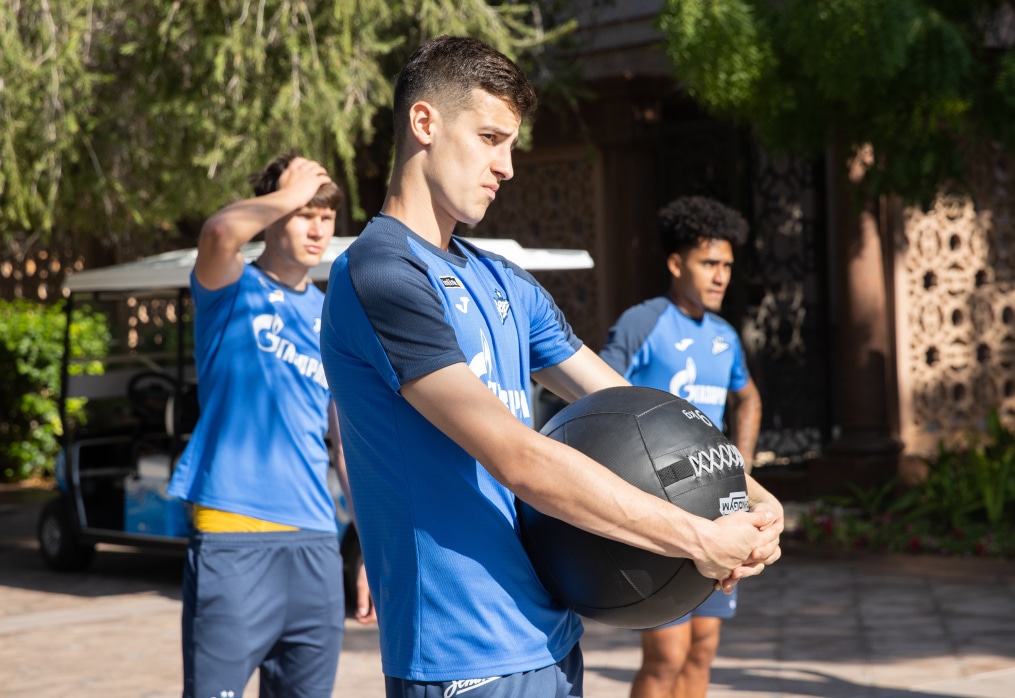 Зимние «Газпром» — тренировочные сборы в Абу-Даби. 23 января утренняя тренировка