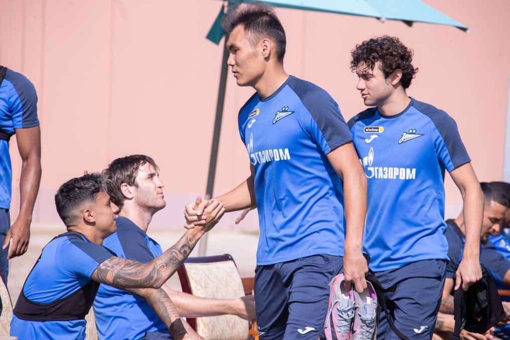 Зимние «Газпром» — тренировочные сборы в Абу-Даби. 25 января, утренняя тренировка