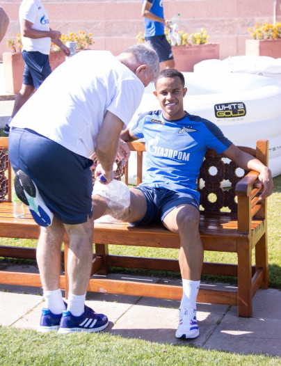 Зимние «Газпром» — тренировочные сборы в Абу-Даби. 25 января, утренняя тренировка