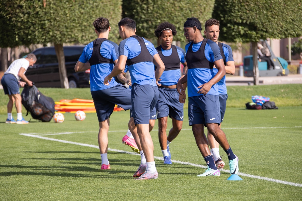 Зимние «Газпром» — тренировочные сборы в Абу-Даби. 26 января, утренняя тренировка