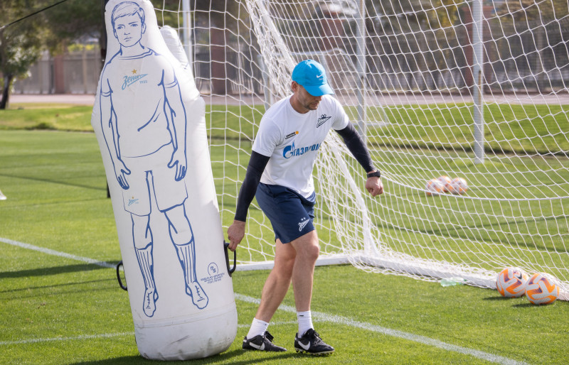 Зимние «Газпром» — тренировочные сборы в Абу-Даби. 26 января, утренняя тренировка