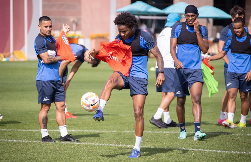 Зимние «Газпром» — тренировочные сборы в Абу-Даби. 26 января, утренняя тренировка