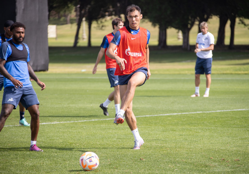 Зимние «Газпром» — тренировочные сборы в Абу-Даби. 26 января, утренняя тренировка