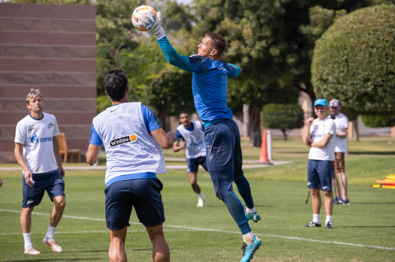Зимние «Газпром» — тренировочные сборы в Абу-Даби. 26 января, утренняя тренировка