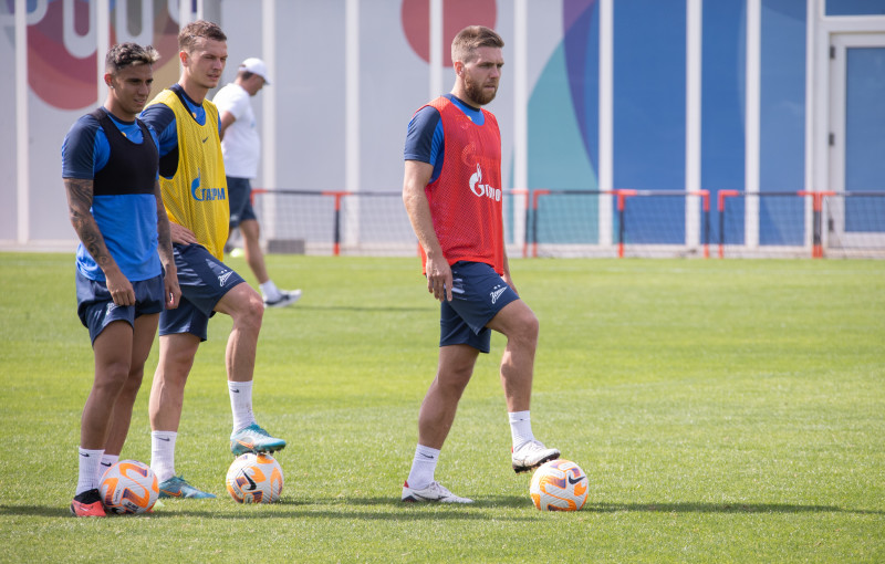 Зимние «Газпром» — тренировочные сборы в Абу-Даби. 26 января, утренняя тренировка