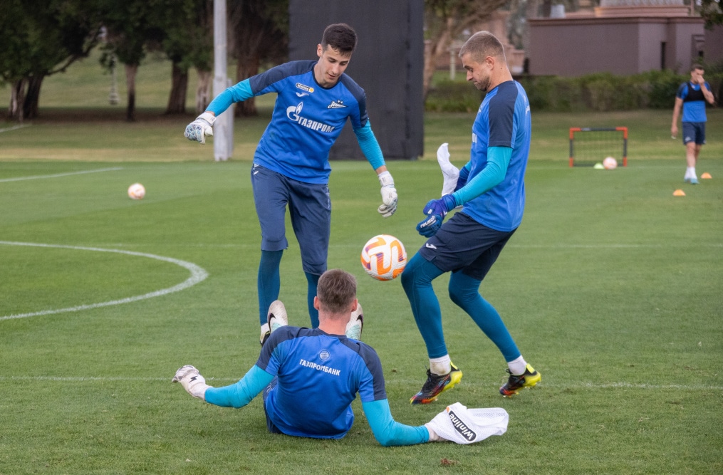 Зимние «Газпром» — тренировочные сборы в Абу-Даби. 26 января, вечерняя тренировка