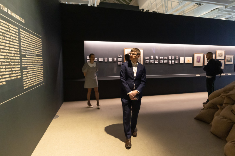 Андрей Аршавин и Анатолий Давыдов на открытии выставки «Город-герой Ленинград»