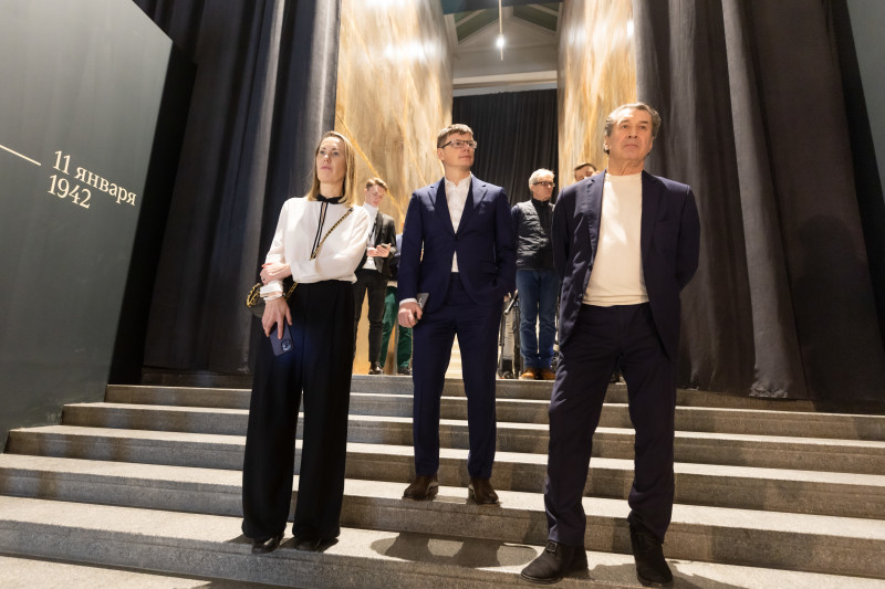 Андрей Аршавин и Анатолий Давыдов на открытии выставки «Город-герой Ленинград»