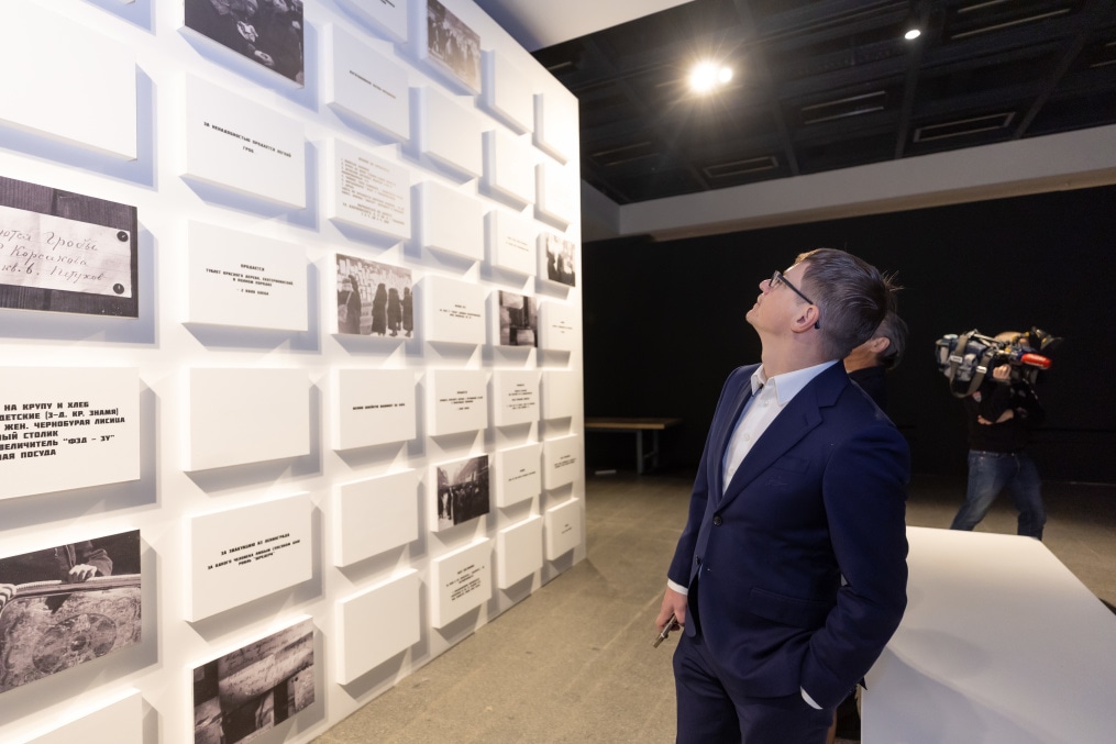 Андрей Аршавин и Анатолий Давыдов на открытии выставки «Город-герой Ленинград»