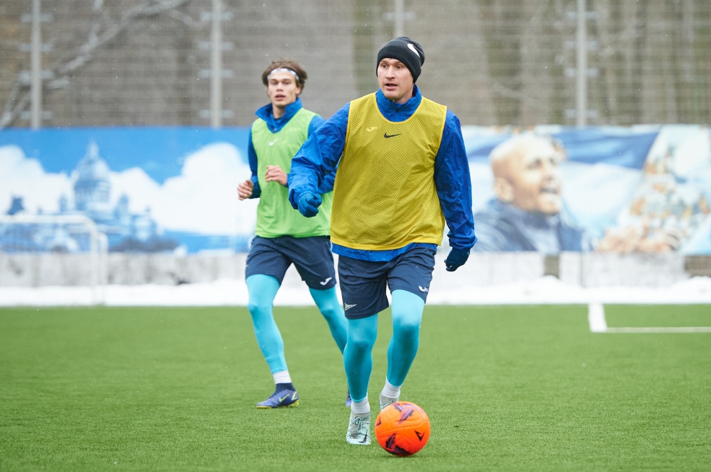 Тренировка «Зенита»-2 в Удельном парке