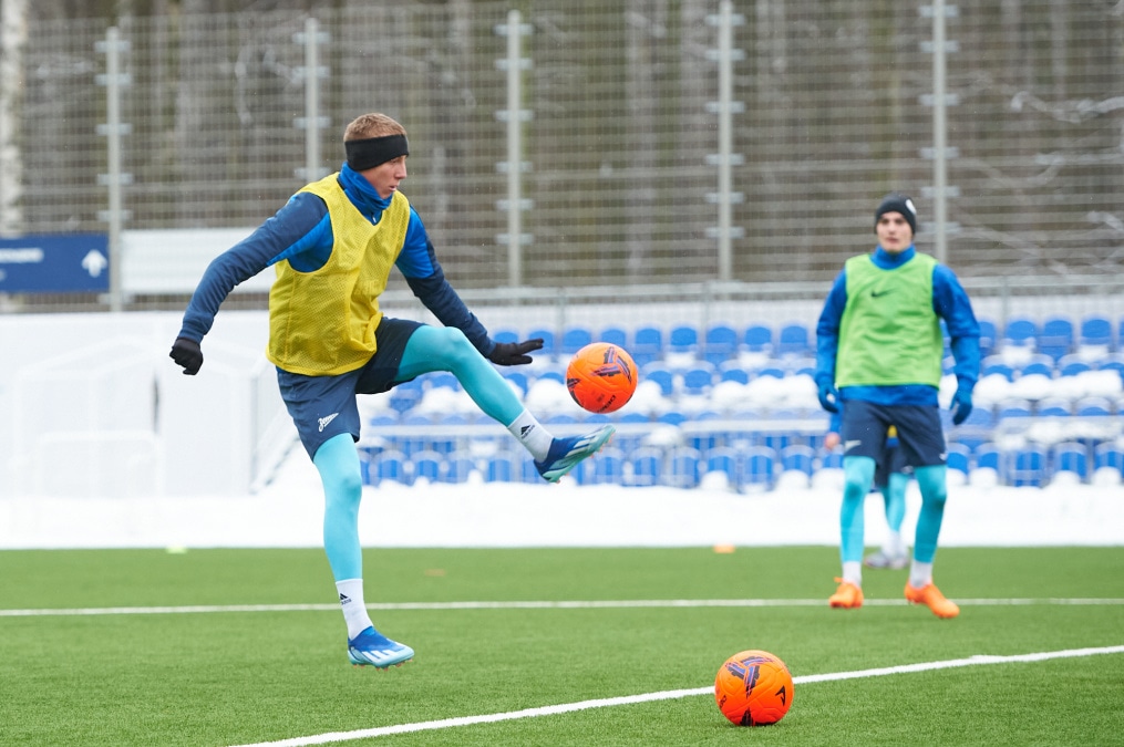 Тренировка «Зенита»-2 в Удельном парке