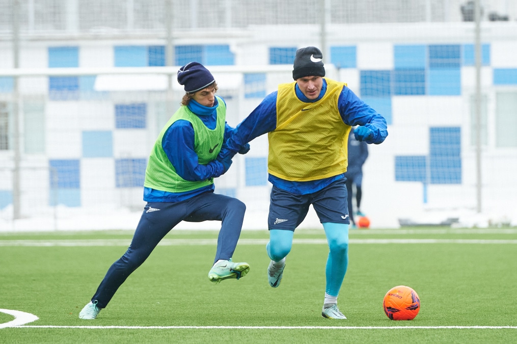 Тренировка «Зенита»-2 в Удельном парке