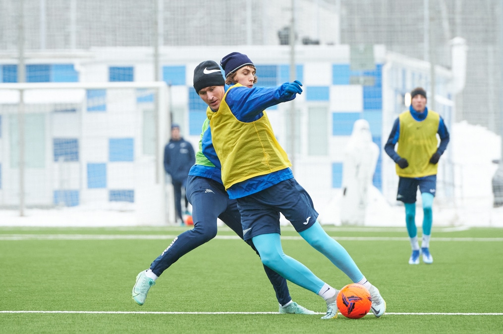 Тренировка «Зенита»-2 в Удельном парке