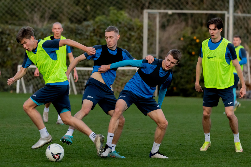 Зимний учебно-тренировочный сбор «Зенита»-2 в Турции: 17 февраля, вечерняя тренировка