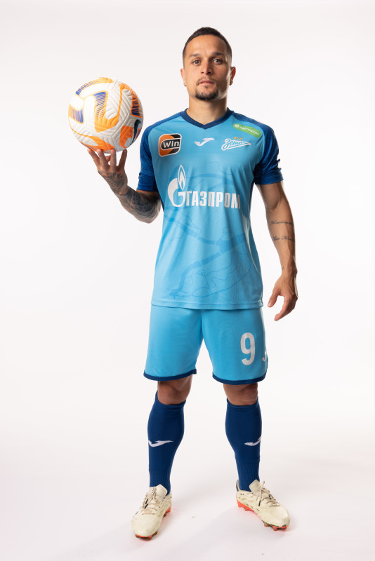 Фотосессия игроков ФК «Зенит» в форме Joma, сезона 2023/24