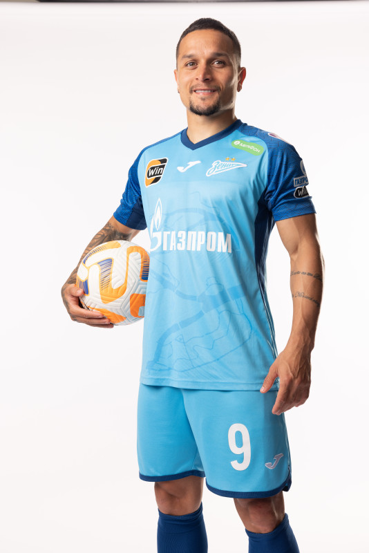 Фотосессия игроков ФК «Зенит» в форме Joma, сезона 2023/24