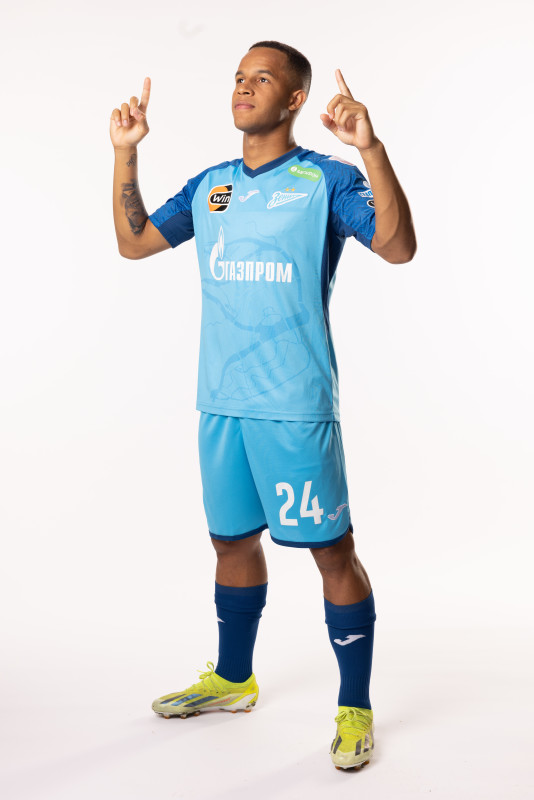 Фотосессия игроков ФК «Зенит» в форме Joma, сезона 2023/24