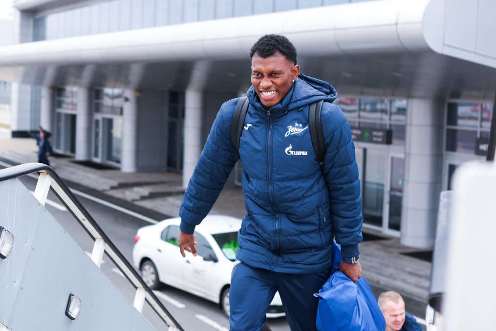 Вылет основного состава ФК «Зенит» на матч со «Спартаком»