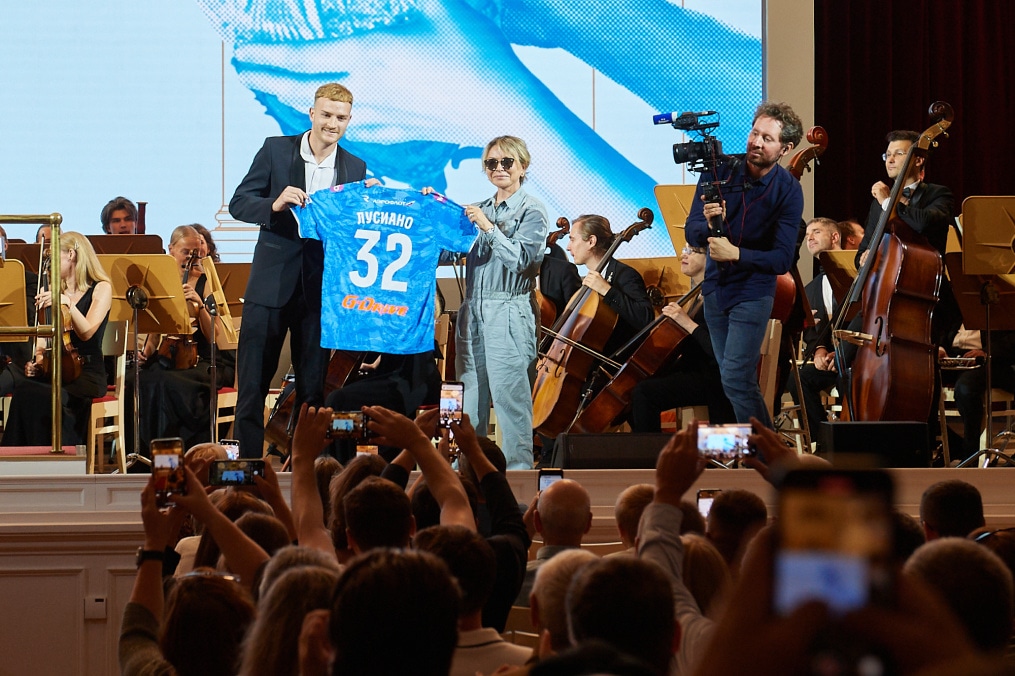«Зенит» в филармонии: презентация Лусиано, симфония Шостаковича, трансляция матча с «Акроном»