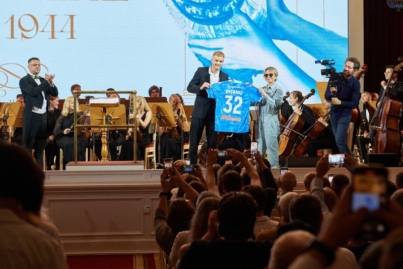 «Зенит» в филармонии: презентация Лусиано, симфония Шостаковича, трансляция матча с «Акроном»