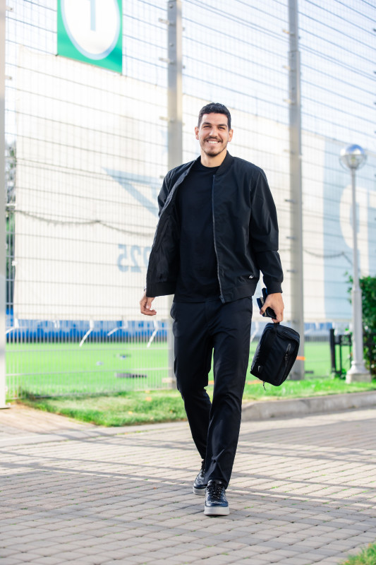 #ЗенитStyle: приезд игроков на тренировку перед матчем с «Краснодаром»