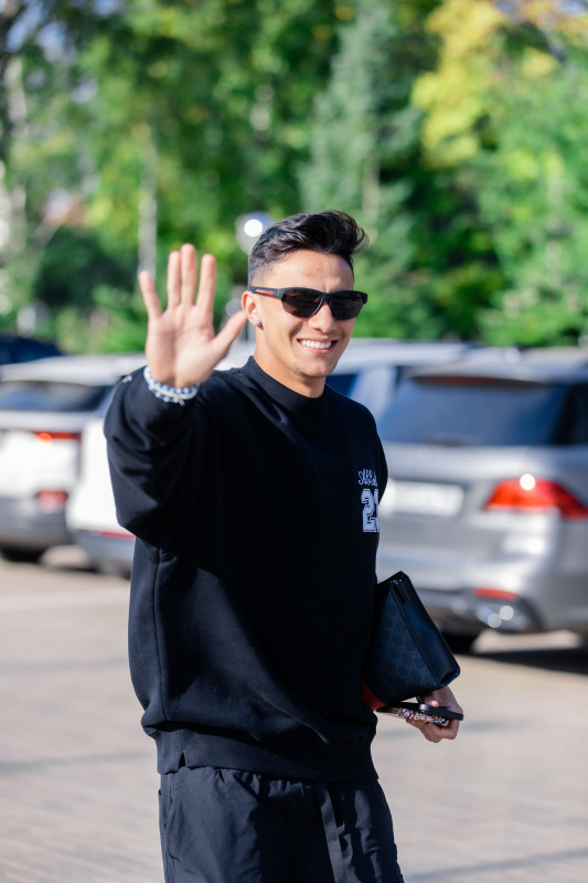 #ЗенитStyle: приезд игроков на тренировку перед матчем с «Краснодаром»