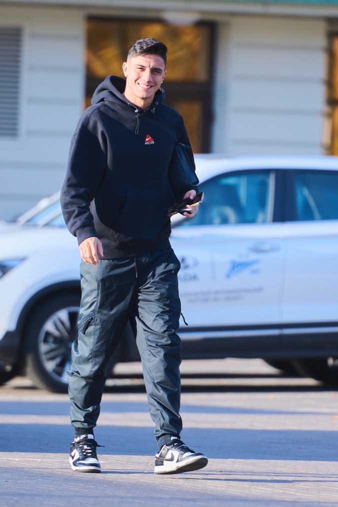 #ЗенитStyle: приезд игроков на тренировку перед матчем с «Факелом»