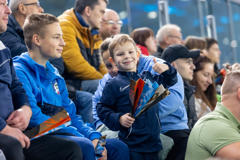 «Все в наших цветах»: болельщики на матче «Зенит»—«Локомотив»