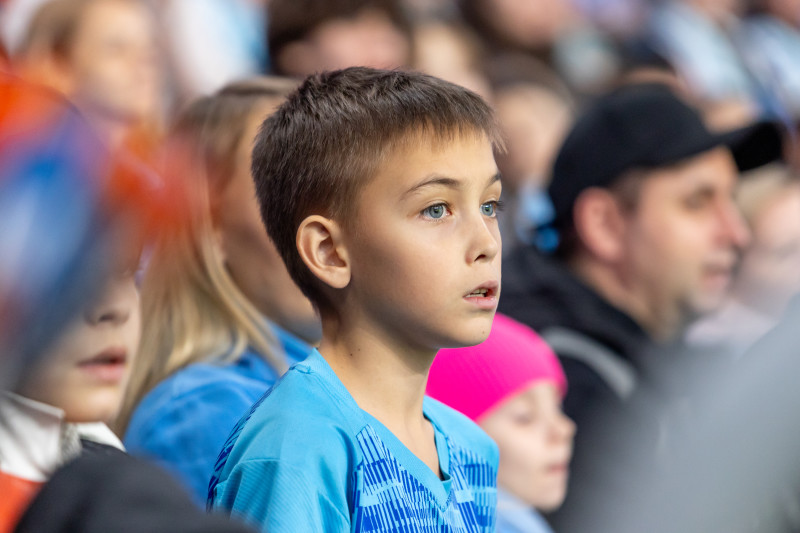«Все в наших цветах»: болельщики на матче «Зенит»—«Локомотив»