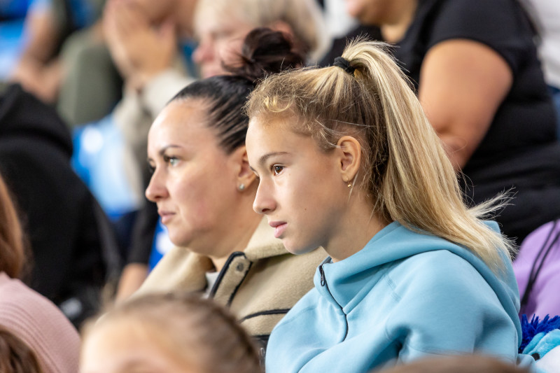 «Все в наших цветах»: болельщики на матче «Зенит»—«Локомотив»