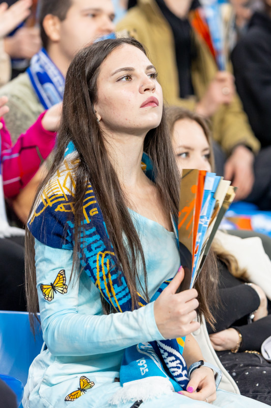 «Все в наших цветах»: болельщики на матче «Зенит»—«Локомотив»