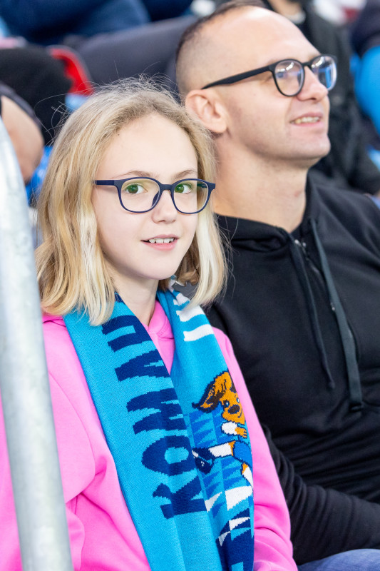 «Все в наших цветах»: болельщики на матче «Зенит»—«Локомотив»