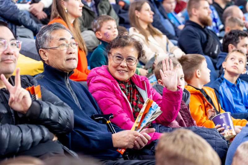 «Все в наших цветах»: болельщики на матче «Зенит»—«Локомотив»