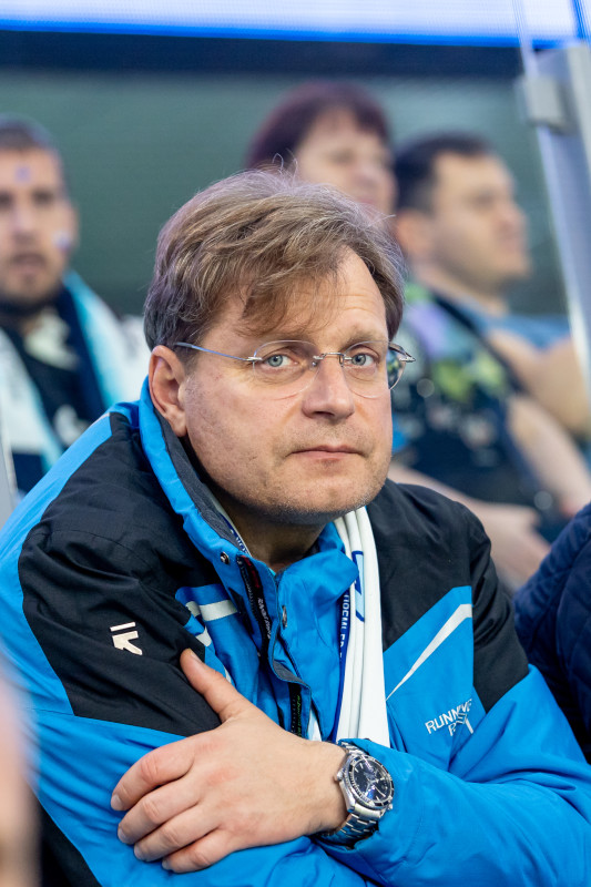 «Все в наших цветах»: болельщики на матче «Зенит»—«Локомотив»